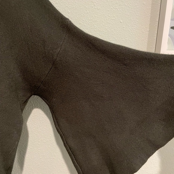 Olive Green Modern Citizen mock turtleneck sweater. Size M - Picture 4 of 8